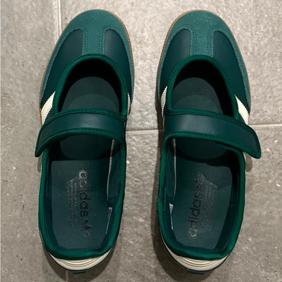 Adidas Womens Samba Jane Collegiate Green Gum JR7340 Women Size - Picture 2 of 8